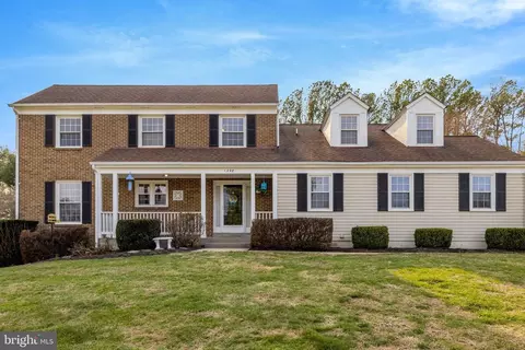 1398 Park Lake Dr, Reston, VA 20190