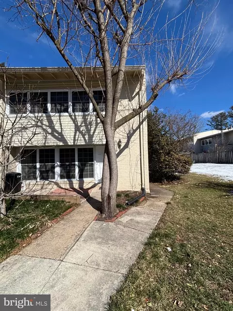 7800 Winona Ct, Annandale, VA 22003