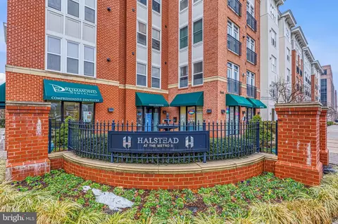 2665 Prosperity Ave #104, Fairfax, VA 22031