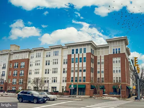 2655 Prosperity Ave #224, Fairfax, VA 22031