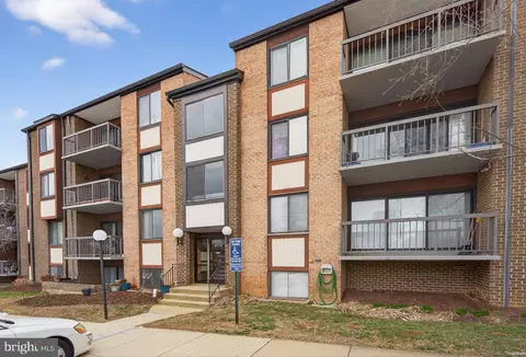 9718 Kingsbridge Dr #103, Fairfax, VA 22031