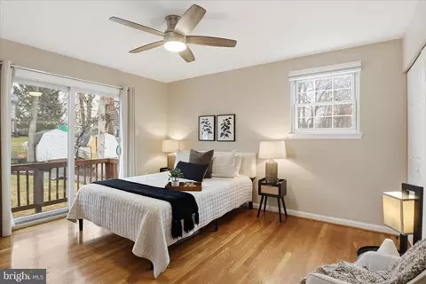 Bedroom - 5519 Yorkshire St, Springfield, VA 22151 photo 2 of 6