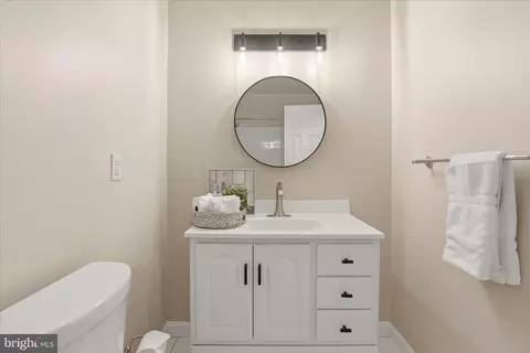 Bath - 5519 Yorkshire St, Springfield, VA 22151 photo 3 of 6