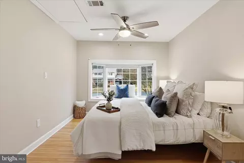 Bedroom - 5519 Yorkshire St, Springfield, VA 22151 photo 1 of 6