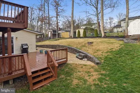 Exterior - 5519 Yorkshire St, Springfield, VA 22151 photo 7 of 8
