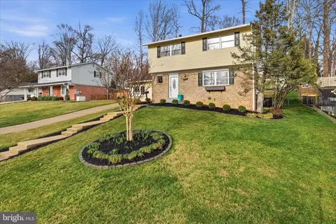 Exterior - 5519 Yorkshire St, Springfield, VA 22151 photo 2 of 8