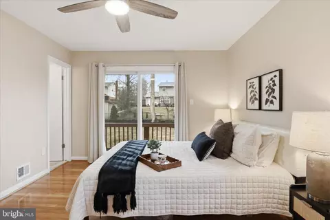 Bedroom - 5519 Yorkshire St, Springfield, VA 22151 photo 3 of 6