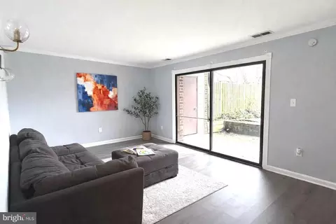 7334 Tavenner Ln #1A, Alexandria, VA 22306