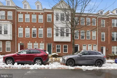 9522 Canonbury Sq, Fairfax, VA 22031