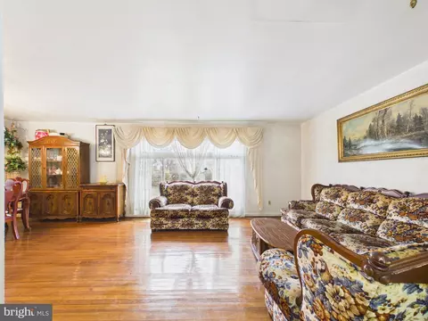 5907 Camberly Ave, Springfield, VA 22150 photo 11