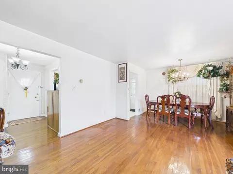 5907 Camberly Ave, Springfield, VA 22150 photo 12