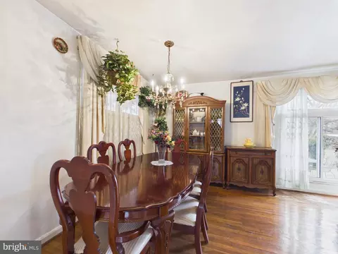 5907 Camberly Ave, Springfield, VA 22150 photo 10