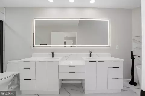 Bath - 1671 Cedar Hollow Way, Reston, VA 20194 photo 1 of 13
