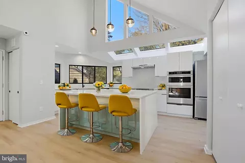 Kitchen - 1671 Cedar Hollow Way, Reston, VA 20194 photo 2 of 8
