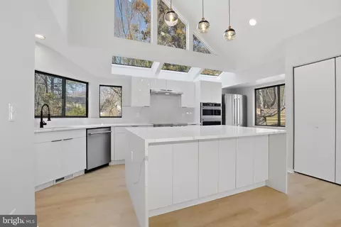 Kitchen - 1671 Cedar Hollow Way, Reston, VA 20194 photo 3 of 8