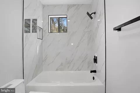 Bath - 1671 Cedar Hollow Way, Reston, VA 20194 photo 11 of 13