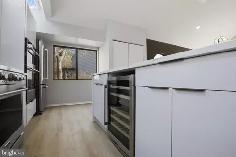 Kitchen - 1671 Cedar Hollow Way, Reston, VA 20194 photo 6 of 8