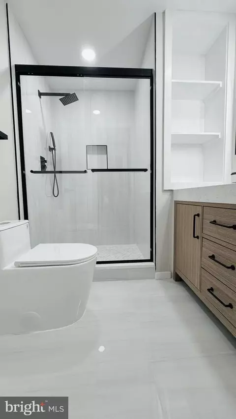 Bath - 1671 Cedar Hollow Way, Reston, VA 20194 photo 7 of 13