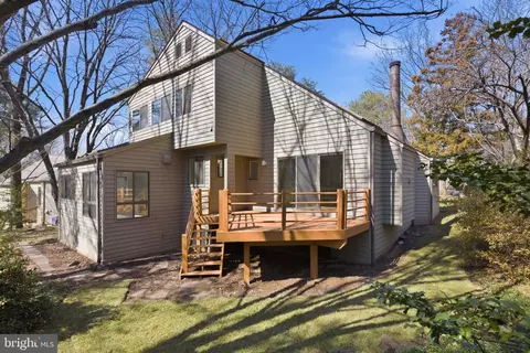 Exterior - 1671 Cedar Hollow Way, Reston, VA 20194 photo 6 of 7
