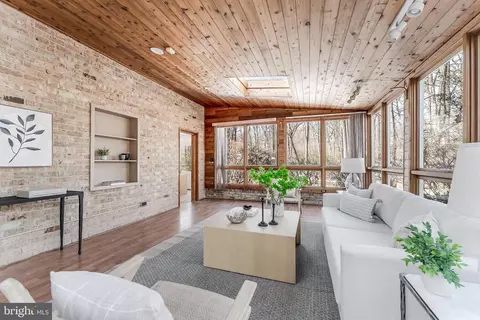 Living - 2615 Steeplechase Dr, Reston, VA 20191 photo 2 of 12