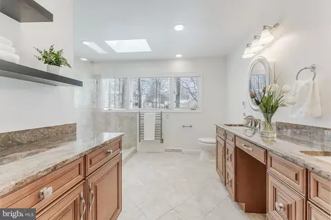 Bath - 2615 Steeplechase Dr, Reston, VA 20191 photo 3 of 7