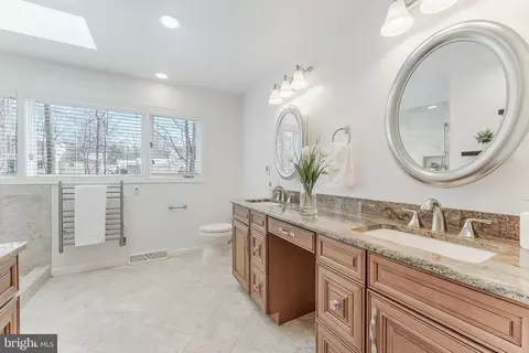 Bath - 2615 Steeplechase Dr, Reston, VA 20191 photo 4 of 7