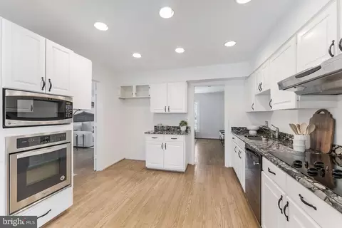 Kitchen - 2615 Steeplechase Dr, Reston, VA 20191 photo 2 of 5