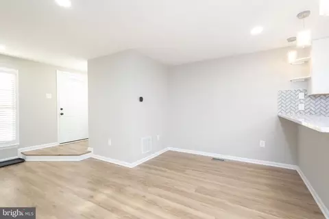 Living - 8058 Felecity Ct, Springfield, VA 22153 photo 2 of 5