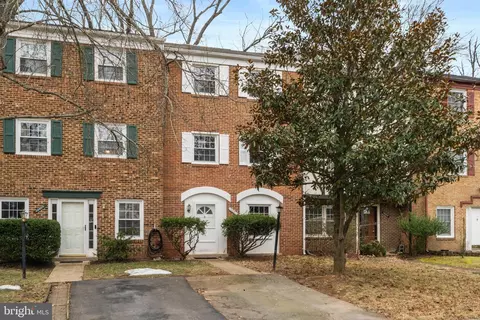 14831 Hoxton Sq, Centreville, VA 20120