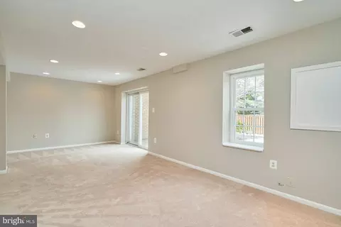 9634 Blincoe Ct, Burke, VA 22015 photo 29