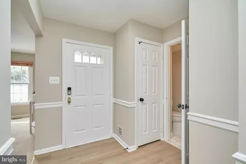 9634 Blincoe Ct, Burke, VA 22015 photo 3