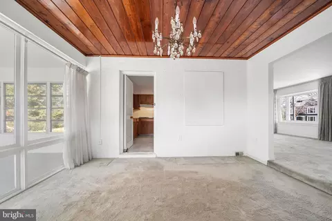 Living - 1806 Lansing Ct, Mclean, VA 22101 photo 5 of 9