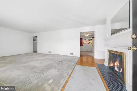 Living - 1806 Lansing Ct, Mclean, VA 22101 photo 1 of 9