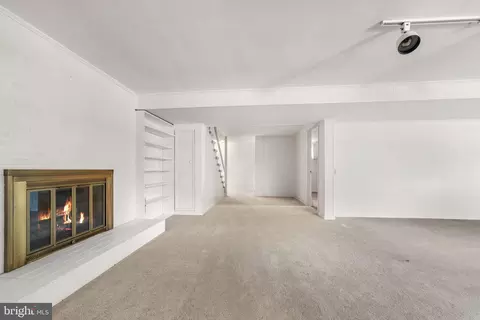 Living - 1806 Lansing Ct, Mclean, VA 22101 photo 9 of 9