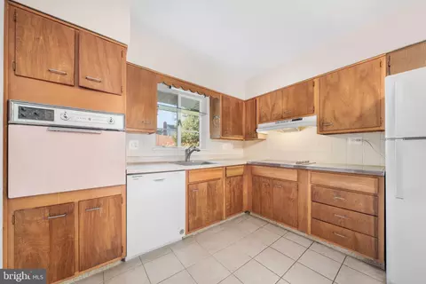 Kitchen - 1806 Lansing Ct, Mclean, VA 22101 photo 1 of 4