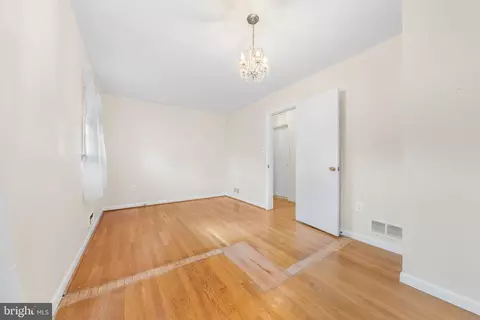 Bedroom - 1806 Lansing Ct, Mclean, VA 22101 photo 4 of 7