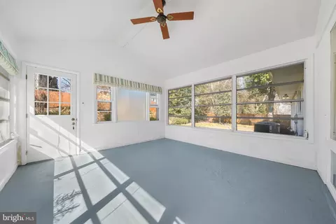Exterior - 1806 Lansing Ct, Mclean, VA 22101 photo 2 of 12