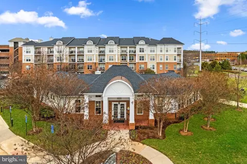 3830 Lightfoot St #223, Chantilly, VA 20151