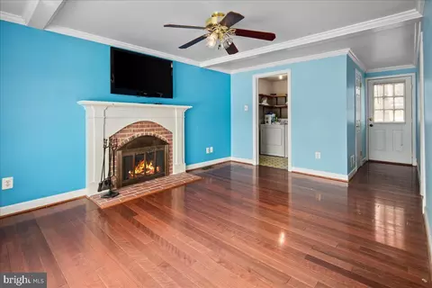 Living - 12814 Pinecrest Rd, Herndon, VA 20171 photo 5 of 5