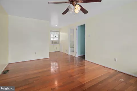 Entry Way - 12814 Pinecrest Rd, Herndon, VA 20171 photo 3 of 3
