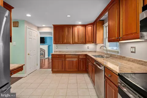 Kitchen - 12814 Pinecrest Rd, Herndon, VA 20171 photo 3 of 3