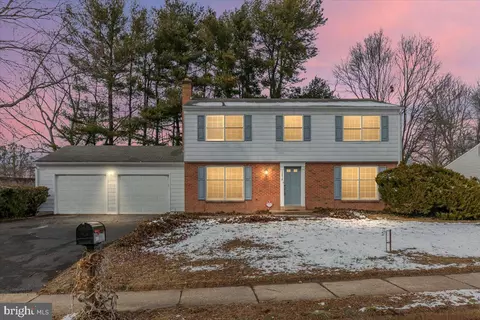 12814 Pinecrest Rd, Herndon, VA 20171