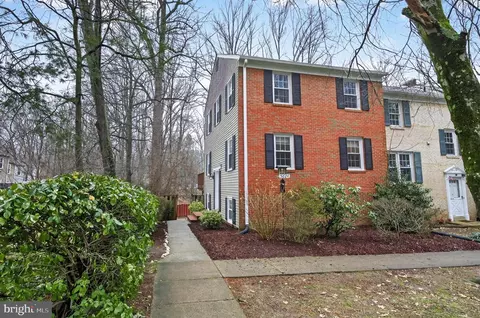 5624 Kirkham Ct, Springfield, VA 22151 photo 2