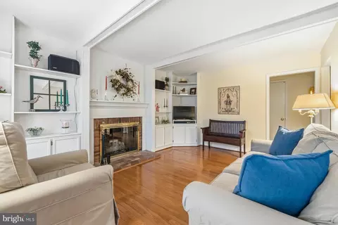 Living - 8739 Arley Dr, Springfield, VA 22153 photo 4 of 5
