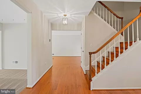 Entry Way - 11311 Handlebar Rd, Reston, VA 20191 photo 4 of 8