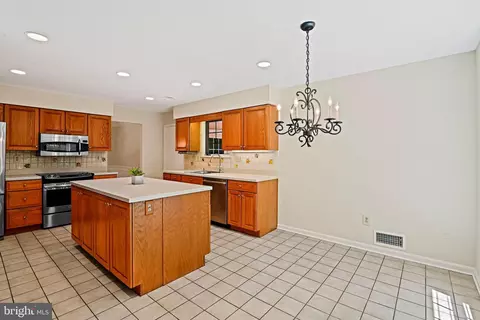 Kitchen - 11311 Handlebar Rd, Reston, VA 20191 photo 6 of 8