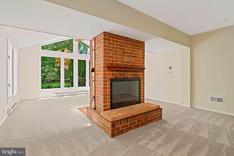 Living - 11311 Handlebar Rd, Reston, VA 20191 photo 5 of 13