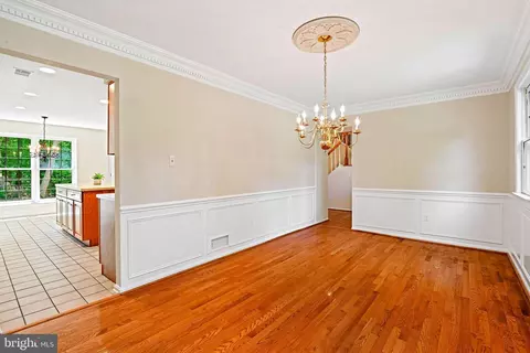 Dining - 11311 Handlebar Rd, Reston, VA 20191 photo 3 of 4