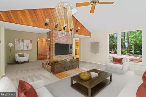 Living - 11311 Handlebar Rd, Reston, VA 20191 photo 12 of 13
