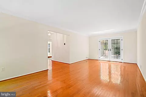 Living - 11311 Handlebar Rd, Reston, VA 20191 photo 4 of 13